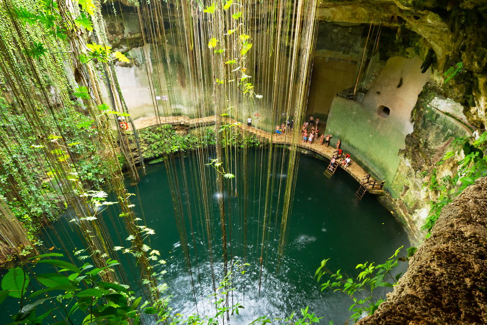Cenote-Chichen-Itza